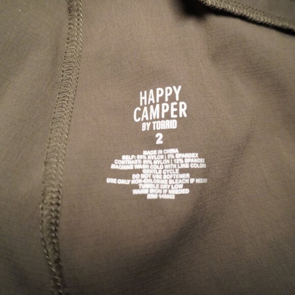 TORRID-  Happy Camper Capris -Size 2 (2X 18/20) - Picture 4 of 4